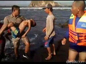 Tragis, Tiga Remaja Terseret Ombak, Dua Tewas dan Satu Selamat