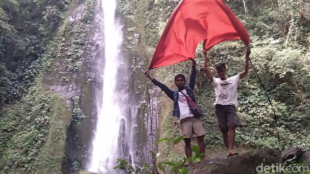 Air terjun ini merupakan salah satu yang tertinggi di NTB