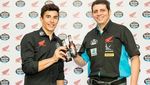 Begini Lho Aksi Pebalap MotoGP Ganteng Marc Marquez Saat Makan