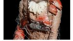 Hii Seram! Karya Seni Ini Lapisi Manusia dengan Berbagai Makanan