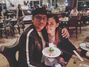 Selamat! Sammy Simorangkir dan Viviane Dikaruniai Anak Pertama