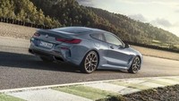 Anggota dewan BMW Klaus Fröhlich, menyebut mobil merupakan gabungan antara kemampuan balap dan berkendara yang nyaman di jalan biasa. Foto: Dok. BMW