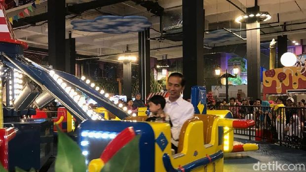 Jokowi dan Jan Ethes / 