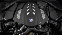 Mesin BMW Seri 8 Coupe. Mobil memiliki konsumsi BBM 10,5 - 5,9 liter per 100 km dengan emisi karbon dioksida mencapai 240 - 154 g/km. Foto: Dok. BMW