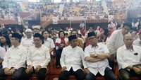 Ketua Umum DPN Seknas Jokowi, Muhammad Yamin turut hadir mendampingi Menteri Sosial Idrus Marham memberikan santunan tersebut. Foto: dok. Hendra/Seknas Jokowi