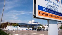 Dikutip dari The Telegraph, Senin (18/6/2018), peristiwa tersebut terjadi pada Minggu (17/6) kemarin. Supermarket itu berada di luar pelabuhan Mediterania Toulon.  (Foto: Dok. AFP via metro.co.uk)