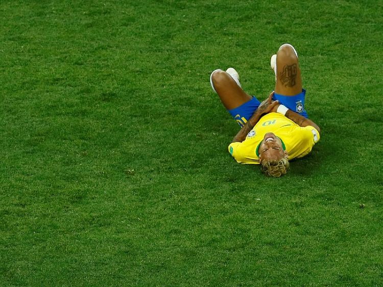 Neymar Dimatikan, Brasil Tertahan