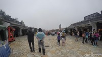 Desa Ngong Ping yang dikunjungi Aura ini terletak di Pulau Lantau (Bonauli/detikTravel)