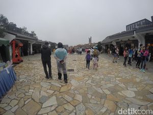 Foto: Desa Berkabut yang Cantik di Hong Kong