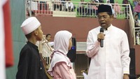 Pemberian paket sembako dan santunan untuk masyarakat kurang mampu itu semata-mata agar mereka tetap bisa merayakan kegembiraan di hari Raya Idul Fitri bersama keluarga mereka. Foto: dok. Hendra/Seknas Jokowi