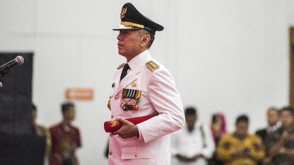 Foto: Detik-detik Komjen Iriawan Dilantik Jadi Pj Gubernur Jabar