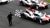 Ini merupakan sejarah baru bagi Toyota yang sukses menjuarai balap ketahanan ini. Sebab, setelah 20 tahun mencoba peruntungan di Le Mans 24 Jam, Toyota sukses menjuarai balapan legendaris tersebut. Foto: Dok Toyota