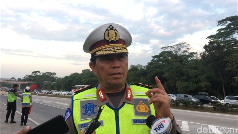 Urai Kepadatan Arus Balik, One Way di Cipali Masih Berlaku Urai Kepadatan Arus Balik, One Way di Cipali Masih Berlaku