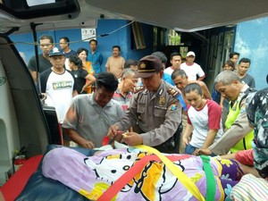 Usai Swafoto, Seorang Wisatawan Terseret Ombak di Pantai Klayar