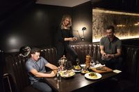 Keren! Resto Ini Punya Meja Instagram dengan Fitur Canggih