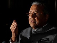 Fakta di Balik Mahatir Batalkan Mega Proyek yang Dibiayai China