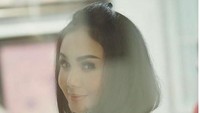 Kecantikan Yuni pun banyak dipuji netizen di media sosial.  Foto: Instagram/ @yunishara36