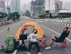 Potret Kocak Ketika Jakarta Sepi Melompong