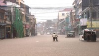 Banjir dan tanah longsor telah menewaskan 11 orang sejauh ini, sementara sekitar 23.000 orang telah mengungsi atau dievakuasi, kata Sekjen MRCS Khin Maung Hla kepada Anadolu Agency. (Foto: Dok. Khan Ti/Myanmar Times)