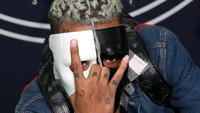 Awal Juni ini, ia sempat menjadi pemberitaan lantaran lagu-lagunya berhenti dipromosikan dari playlist layanan musik Spotify bersama dengan R Kelly dan Tay-K.  Foto: Getty Images
