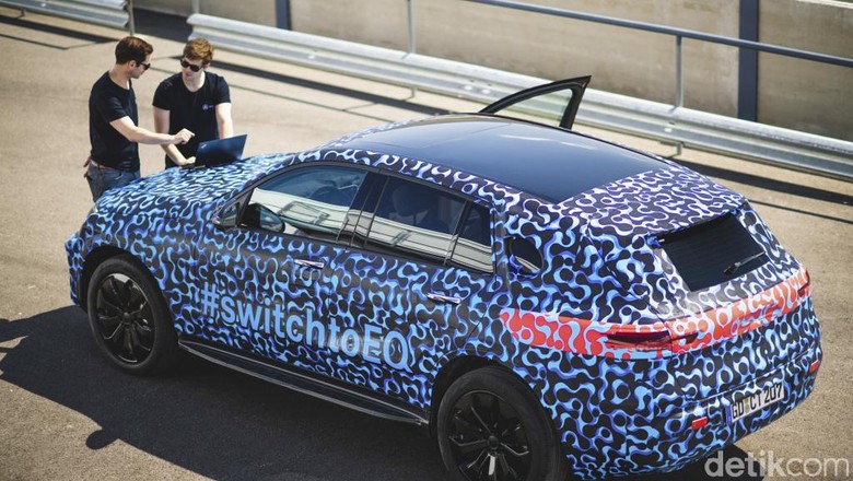 Mercy mulai tes EQC di Spanyol (Foto: Daimler AG) Mercy mulai tes EQC di Spanyol (Foto: Daimler AG)