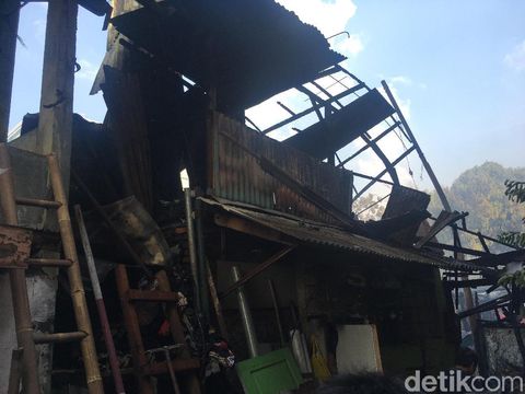Kebakaran diduga akibat adanya korsleting listrik