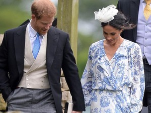 Meghan Markle Pakai Gaun Rp 77 Juta, Netizen: Bajunya Kedodoran