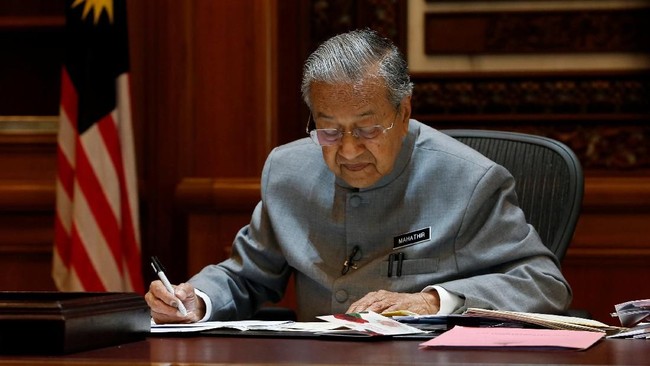 Fakta di Balik Mahatir Batalkan Mega Proyek yang Dibiayai China