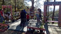 Letaknya yang berada di dataran tinggi dengan menghadap pepohonan pinus yang segar membuat objek wisata Malino menjadi favorit saat ini untuk mengisi hari libur Lebaran yang selesai akhir pekan ini (Ibnu Munsir/detikTravel)