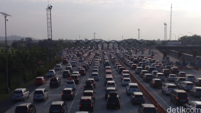 One way di Tol Palimanan (Sudirman-detik)