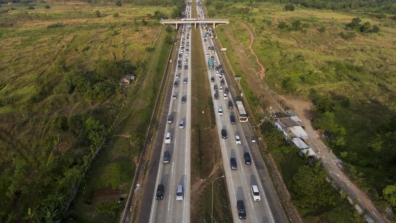 Rekor One Way di Arus Balik Lebaran, Sepanjang 294 Km Rekor One Way di Arus Balik Lebaran, Sepanjang 294 Km
