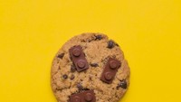 Bukannya menggunakan butiran chocochips, Jaime justru menambahkan balok lego berwarna cokelat ke atas cookies. Hasilnya, lego terlihat mirip seperti chocochips asli. Foto: Jaime Shancez