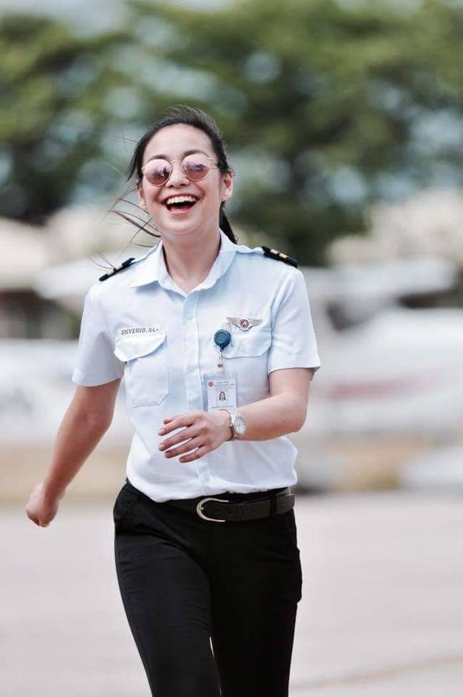 Ini Shanika Silvero, pilot wanita yang mencuri atensi karena parasnya yang jelita. Foto: istimewa