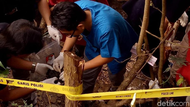 Ditemukan 20 Kantong Janin Korban Aborsi Dukun Pijat di Magelang Ditemukan 20 Kantong Janin Korban Aborsi Dukun Pijat di Magelang
