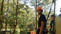 Atraksi ini berada di ketinggian 1.000 mdpl, sekitar 90 km di sebelah timur kota Makassar, tak jauh dari lokasi hutan pinus dan wisata berkuda. (Ibnu Munsir/detikTravel)