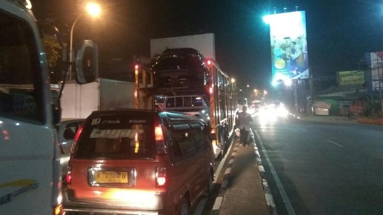 Imbas Tol Cikampek One Way, MM Bekasi ke Tambun Macet Parah Imbas Tol Cikampek One Way, MM Bekasi ke Tambun Macet Parah