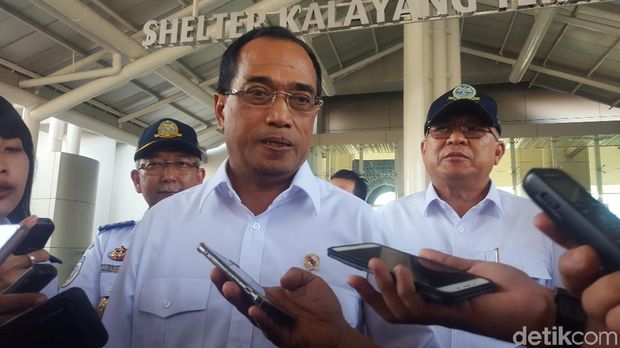 Naik Kereta, Menhub Cek Arus Balik Lebaran ke Bandara Soetta