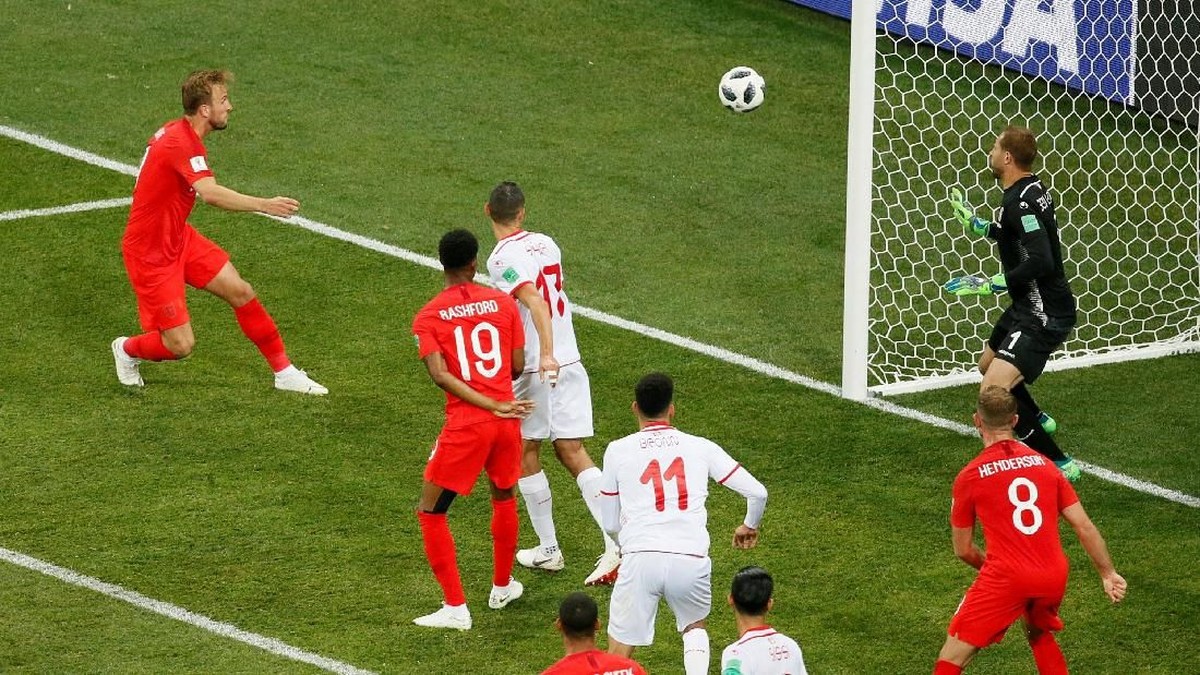 Harry Kane mencetak gol kemenangan Inggris 2-1 atas Tunisia di laga perdana Grup G Piala Dunia 2018. (Foto: Reuters)