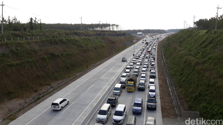 Mudik 2018 yang Tuai Kritik dan Pujian Mudik 2018 yang Tuai Kritik dan Pujian