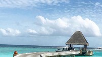 Ini pose cantiknya saat berlibur ke Maldives di Juli 2017 lalu. (evcenf/Instagram)