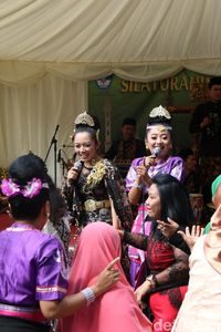 Kesenian Musik Khas Sunda Melantun di London 