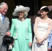 Beberapa hari setelah menikah, Pangeran Harry dan Meghan Markle muncul di acara perayaaan pengabdian Pangeran Charles yang digelar sebagai rangkaian acara ulang tahunnya yang ke-70. Acara tersebut menjadi momen perdana Pangeran Harry dan Meghan Markle tampil sebagai pasangan suami-istri di hadapan publik. (Foto: Jonathan Brady - WPA Pool/Getty Images)