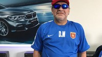 Namun ketika sudah pensiun, tubuh Maradona pun menggemuk. Foto: Instagram/maradona