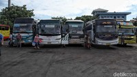 Hingga hari ini suasana di terminal tersebut masih sepi penumpang.