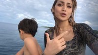 Jessica Iskandar saat liburan di Mentawai Island. Foto: Dok. Instagram/inijedar
