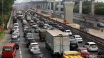Foto: Arus Balik di Tol Jakarta-Cikampek Padat