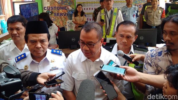 Dirut PT Angkasa Pura I Faik Fahmi di Bandara Adisutjipto.