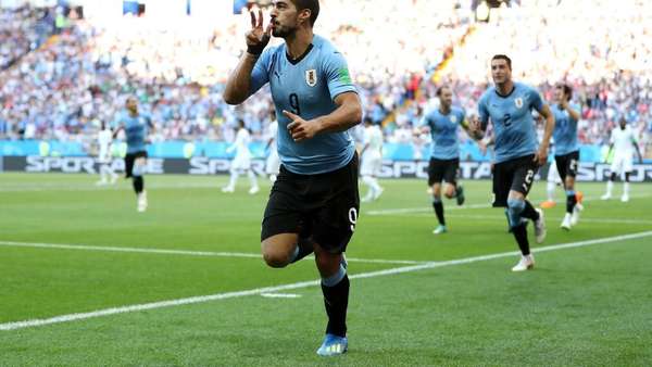 Kalahkan Arab Saudi, Uruguay Lolos ke Babak 16 Besar Kalahkan Arab Saudi, Uruguay Lolos ke Babak 16 Besar