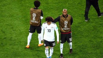 Meski negaranya harus angkat koper lebih dulu, tetapi Mohamed Salah tetap hangat jadi bahan obrolan netizen menempati nomor 10. Foto: Michael Dalder/Reuters