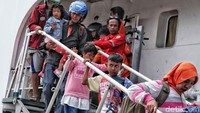 Sebanyak 600 penumpang beserta motornya itu berangkat dari Pelabuhan Tanjung Mas Semarang.
